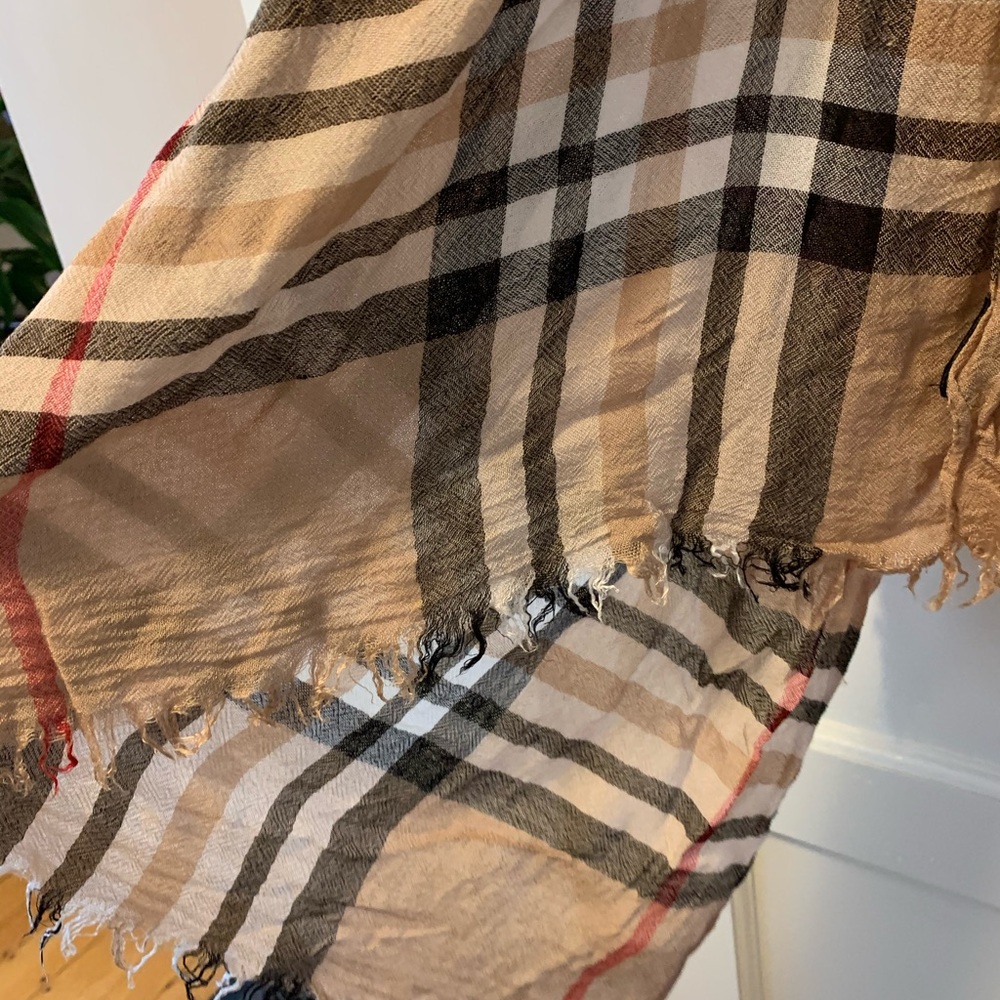 Burberry plaid scarf